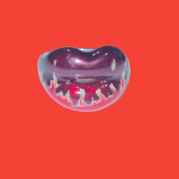 HOT LIPS By Solange Azagury-Patridge Very Red Lip Ring Size 8 - Picture 3 of 6